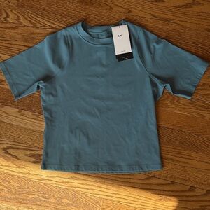 Nike Teal Women’s Athletic Top Ribbed